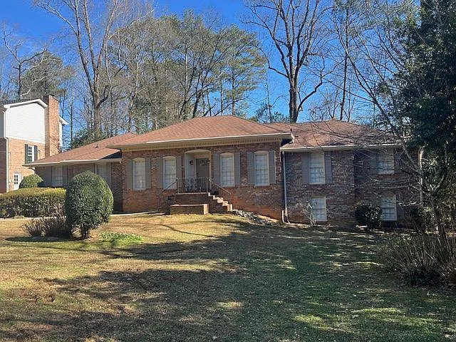 4 bed, 2.0 bath, 3066 sqft, $3,500 — Photo 1