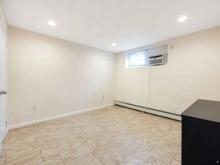 698 Fairview Ave — Photo 11