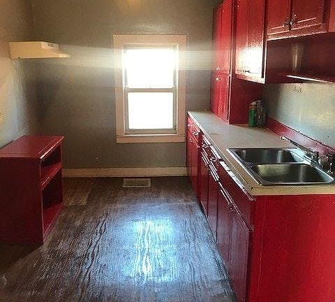 3rd image of 4940 Carey St
