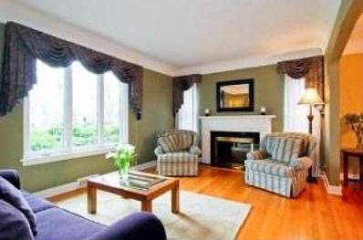 2nd image of 6917 N Wildwood Ave