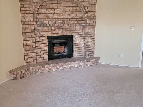 2nd image of 2908 N Flamingo Dr
