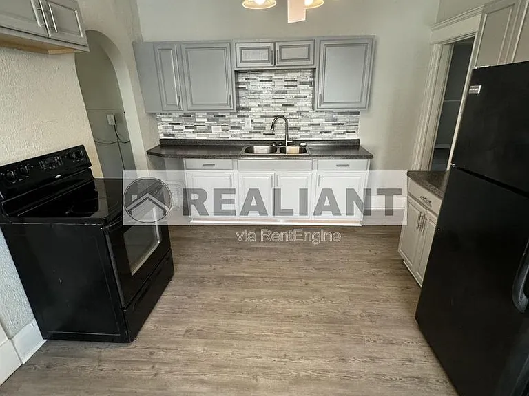 4516 Huntington Ave — Photo 9
