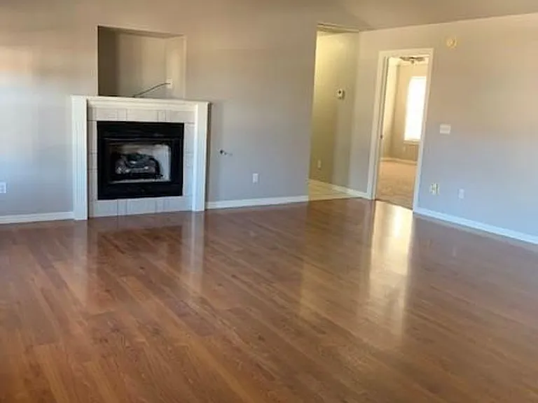 611 Tumbleweed St — Photo 2