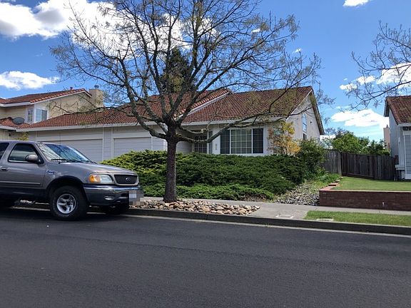 3rd image of 713 Miramar St