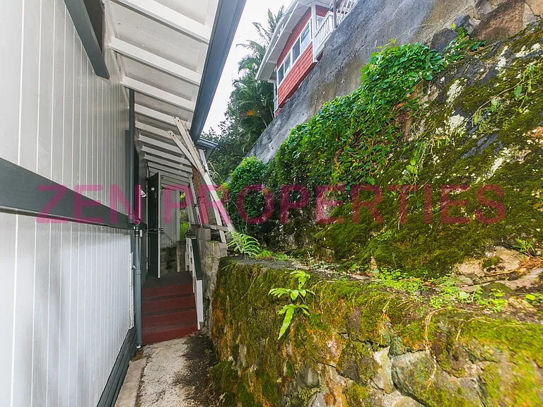 1555 Moani St — Photo 43