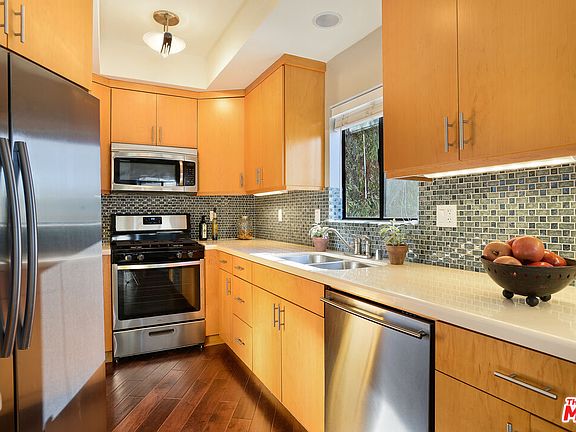 5th image of 832 Palm Ave APT 105