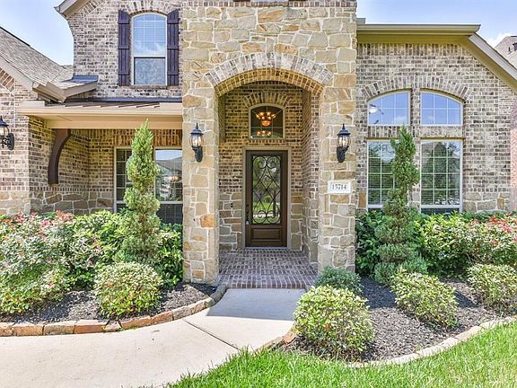 4th image of 15714 Elkins Creek Ct