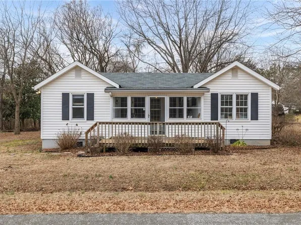 7131 Martin Lake Rd, Summerfield, NC 27358