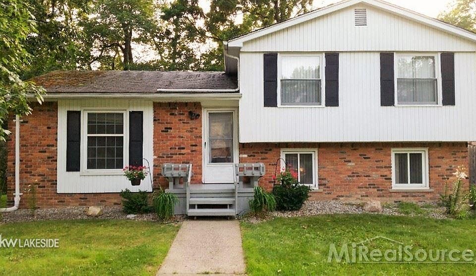 1st image of 2496 Horace St