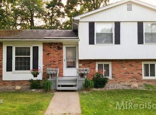 2496 Horace St, West Bloomfield, MI 48324