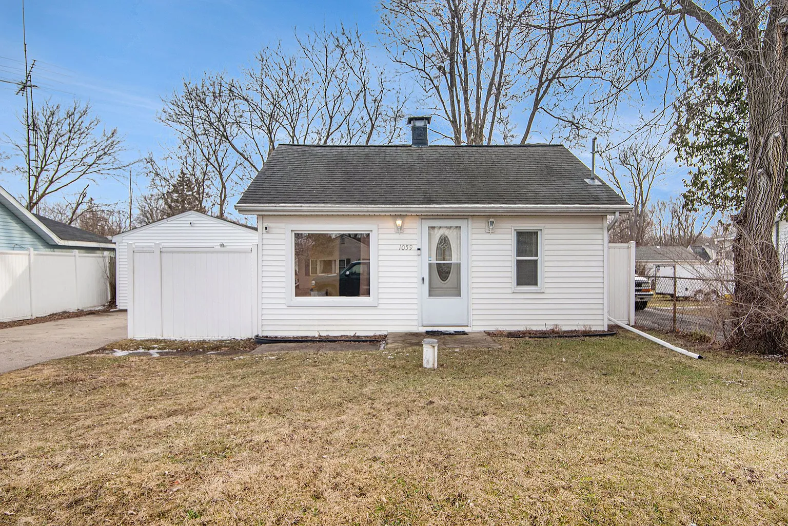 1059 W Buder Ave photo 1