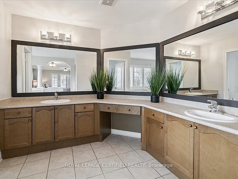 2523 Highmount Cres — Photo 30