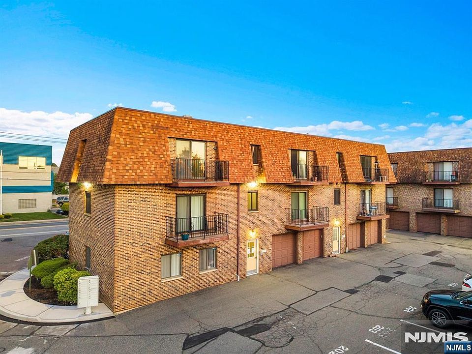 1st image of 825 Riverside Avenue #13