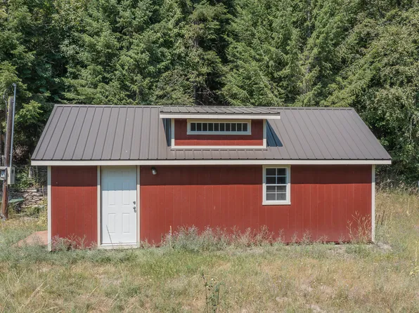 4300 Sullivan Lake Rd, Ione, WA 99139