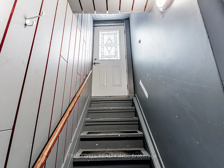 105 Mary St E #1 — Photo 14