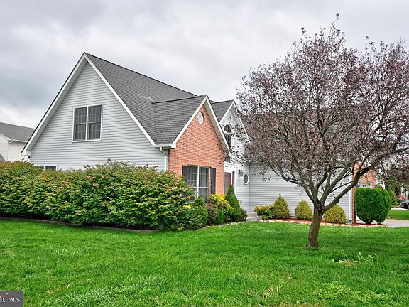 3rd image of 101 Suffolk Cir