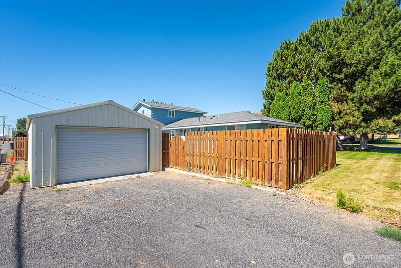 5th image of 1608 C St. SW