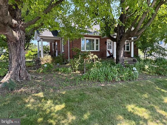 3rd image of 337 Stevens Ave