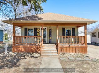 907 E 6th St, Hastings, NE 68901
