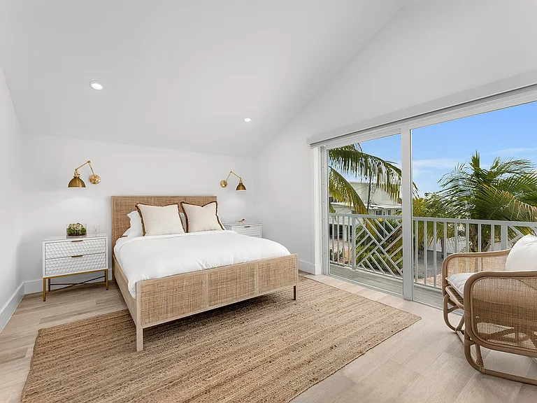 153 Valencia Dr — Photo 19
