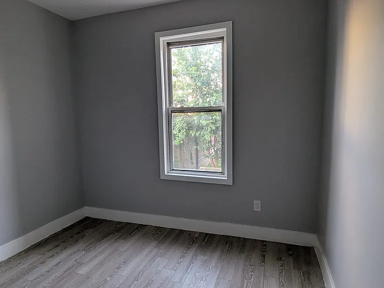 88 Wallis Ave #12E — Photo 4