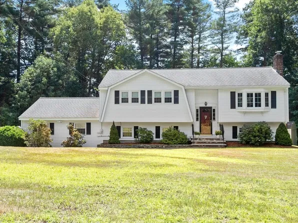 22 Northgate Rd, Tewksbury, MA 01876