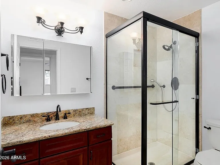 1059 E Broadmor Dr — Photo 7