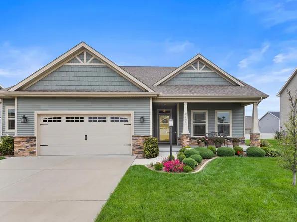 312 Capitol St, Savoy, IL 61874