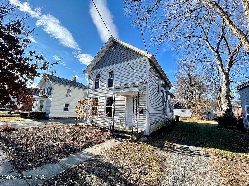 3rd image of 132 Bay Street