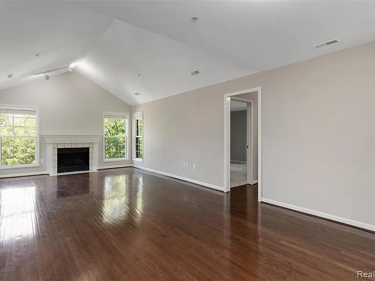 28126 Carlton Way Dr — Photo 6