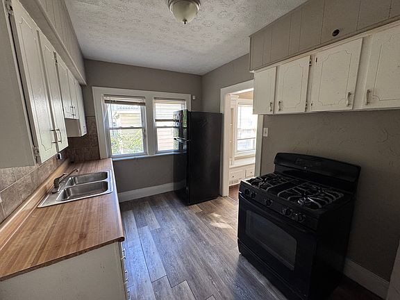 4th image of 985 E 143rd St #D