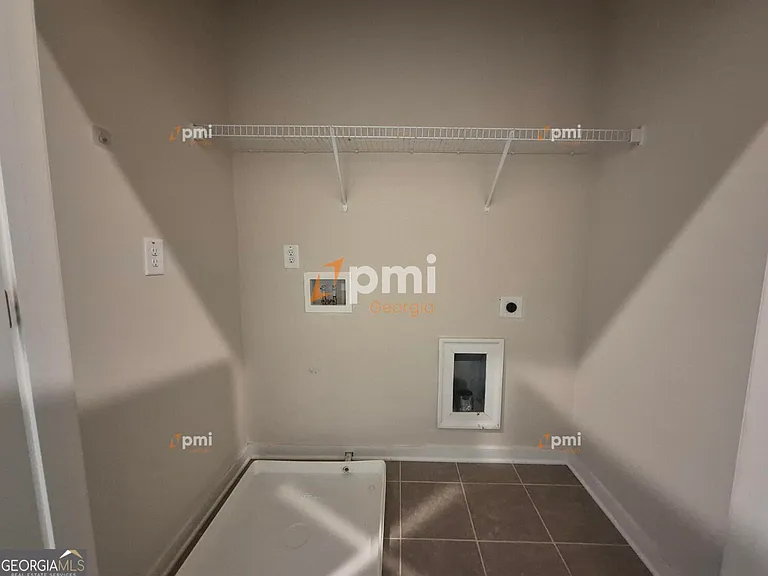 1807 Brandsford Ln NW — Photo 5