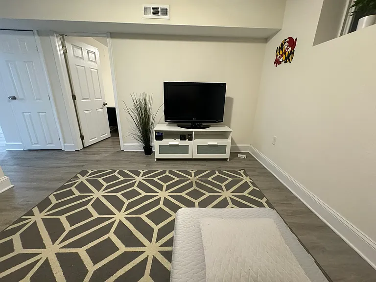 4907 Erie St #5 — Photo 13