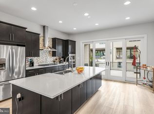 12307 W Oaks Dr, Fairfax, VA 22030