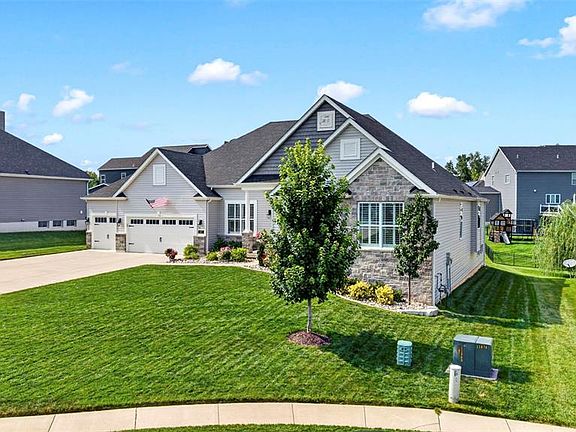 3rd image of 407 Tomahawk Ridge Ct