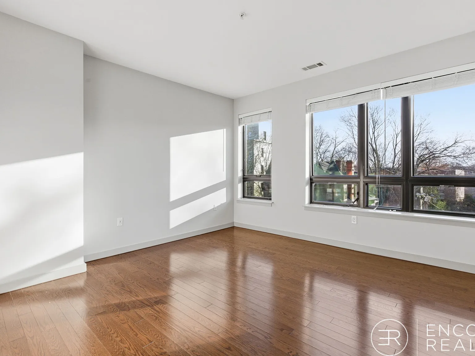 1 bed, 935 sqft, $5,000 — Photo 4