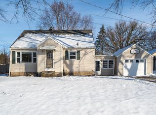 213 Marcus St SW, Grand Rapids, MI 49548