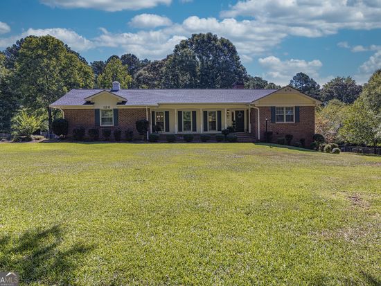 120 Rolling Meadows Trl, Fayetteville, GA 30215
