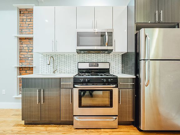 3rd image of 900 Flushing Ave #1C