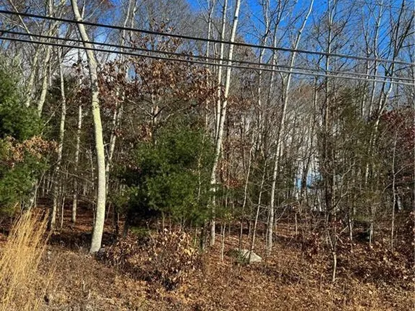 104 Fort Shantok Road, Montville, CT 06382