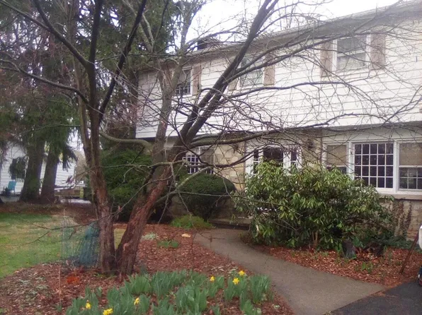 1311 Stafore Dr, Bethlehem, PA 18017