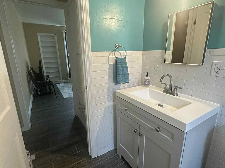 Full Bathroom, vanity with storage