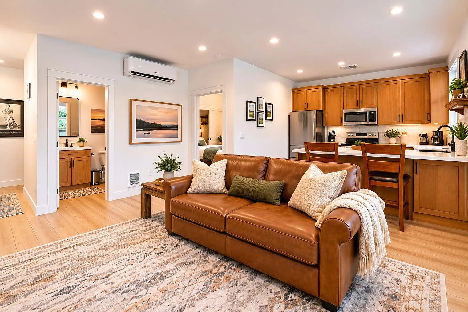 1 bed, 1.0 bath, 742 sqft, $4,826 — Photo 2