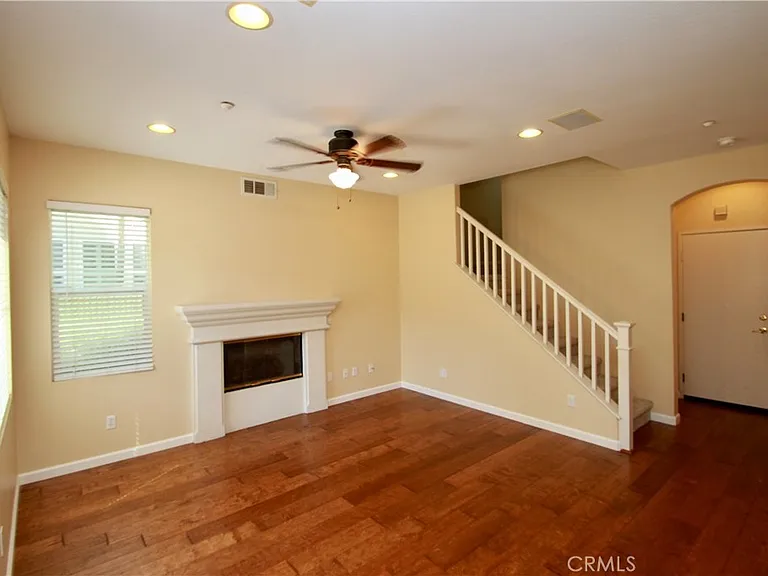 143 Topaz — Photo 3