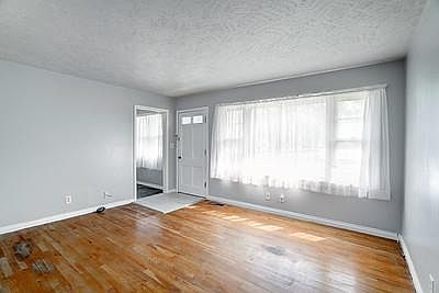 2nd image of 1700 Quincy St