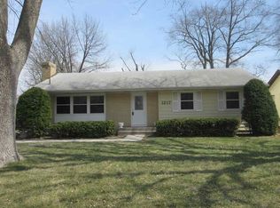 1217 10th St, Silvis, IL 61282