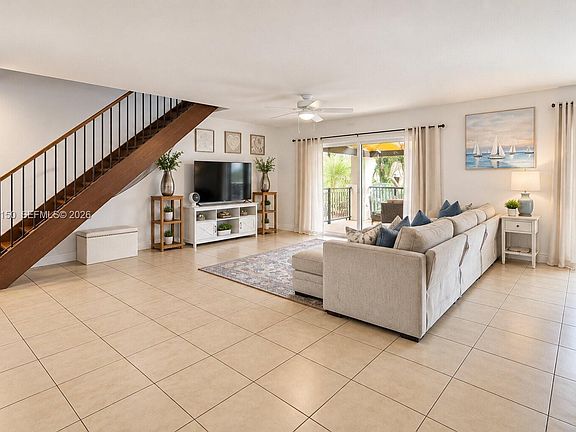 3rd image of 15528 Braemar Ct