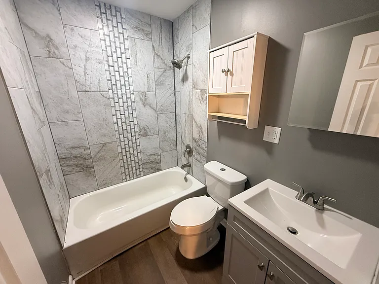 2 bed, 1.0 bath, $750 — Photo 5