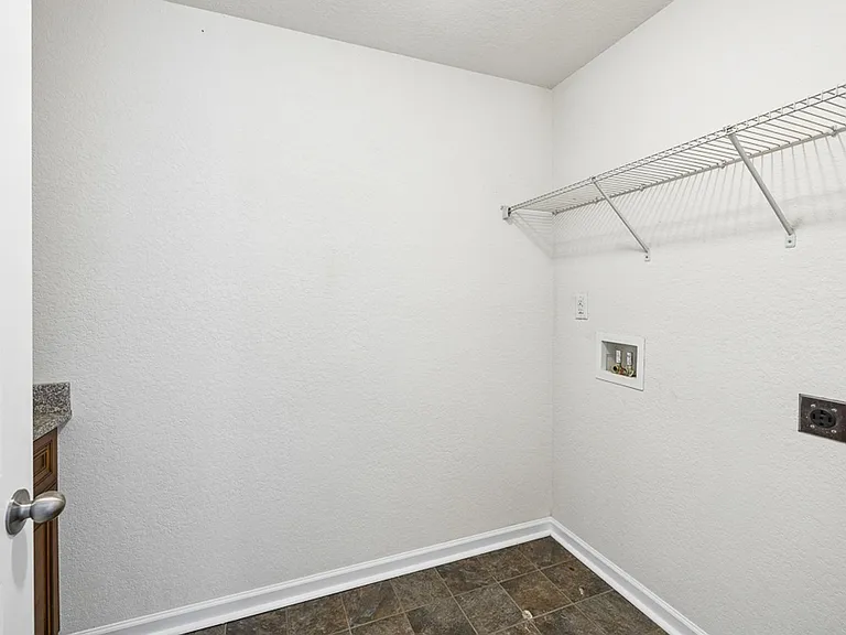 5003 Clifton St — Photo 34