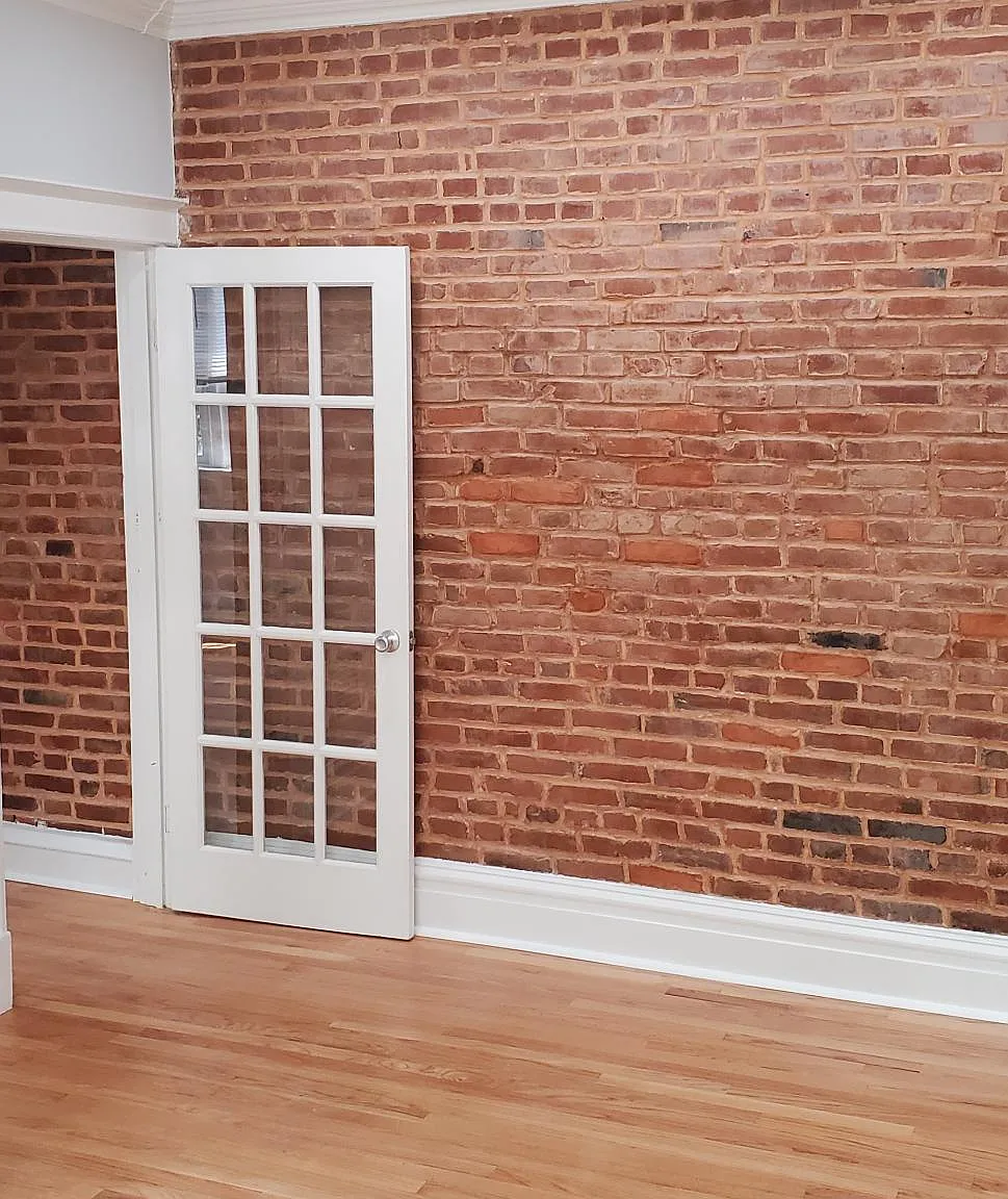 1 bed, 1075 sqft, $1,100 — Photo 3